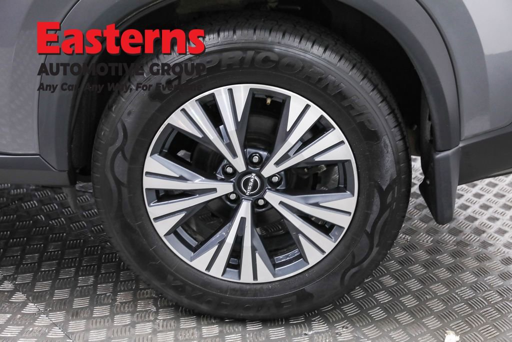 Used 2022 Nissan Rogue SV image 34