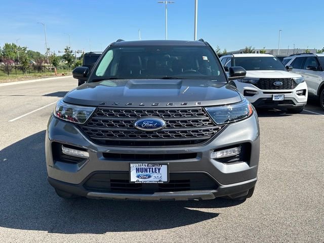 Used 2024 Ford Explorer XLT w/ Equipment Group 202A AWD/4WD image 2