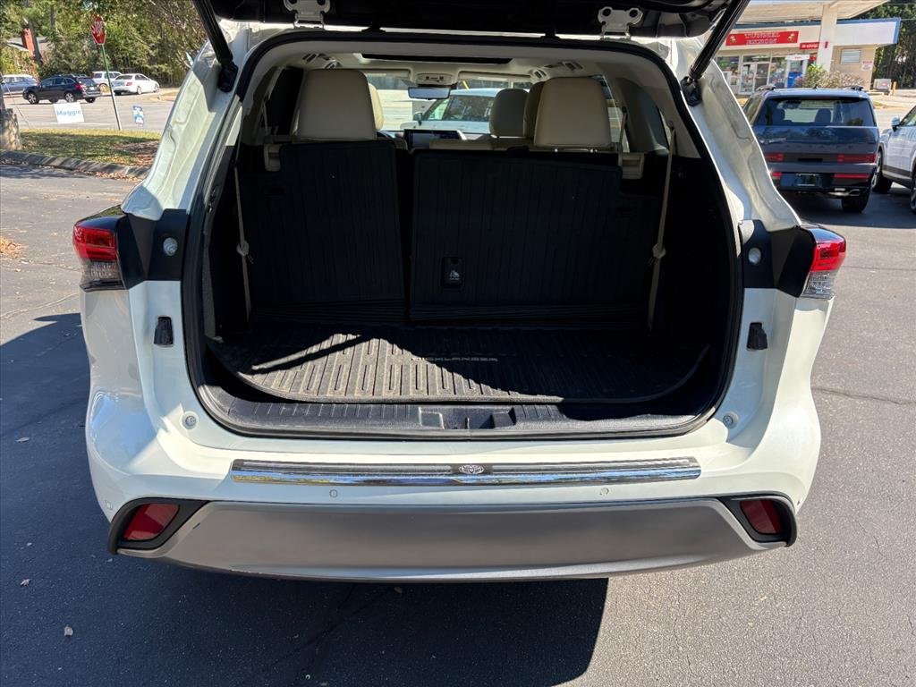 Used 2020 Toyota Highlander Platinum AWD/4WD image 23