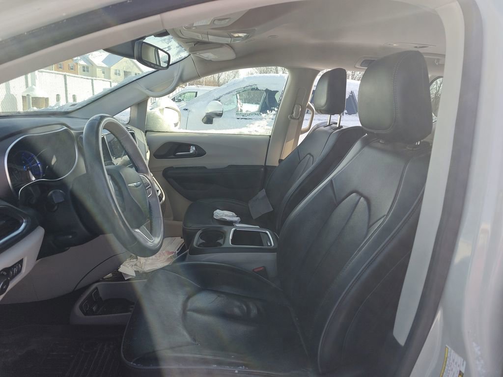 Used 2020 Chrysler Pacifica Limited image 8