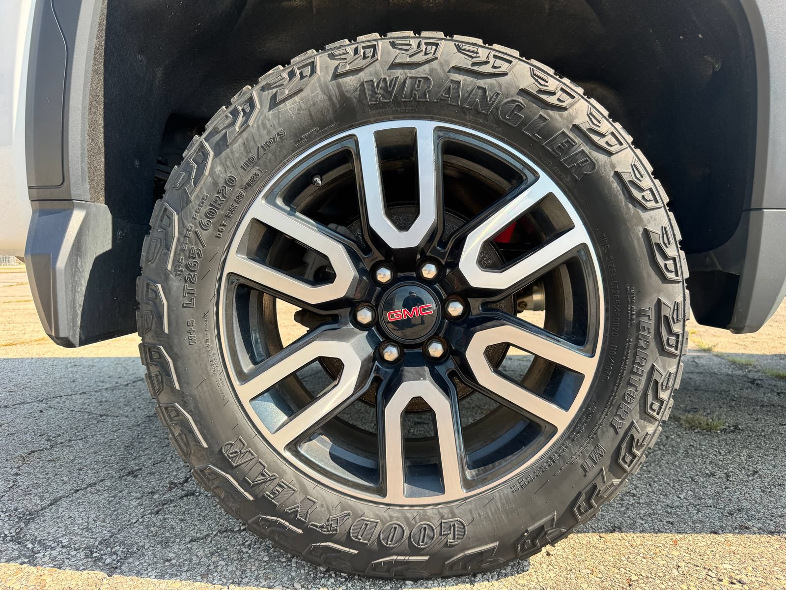 Used 2023 GMC Sierra 1500 AT4 w/ Technology Package AWD/4WD image 39
