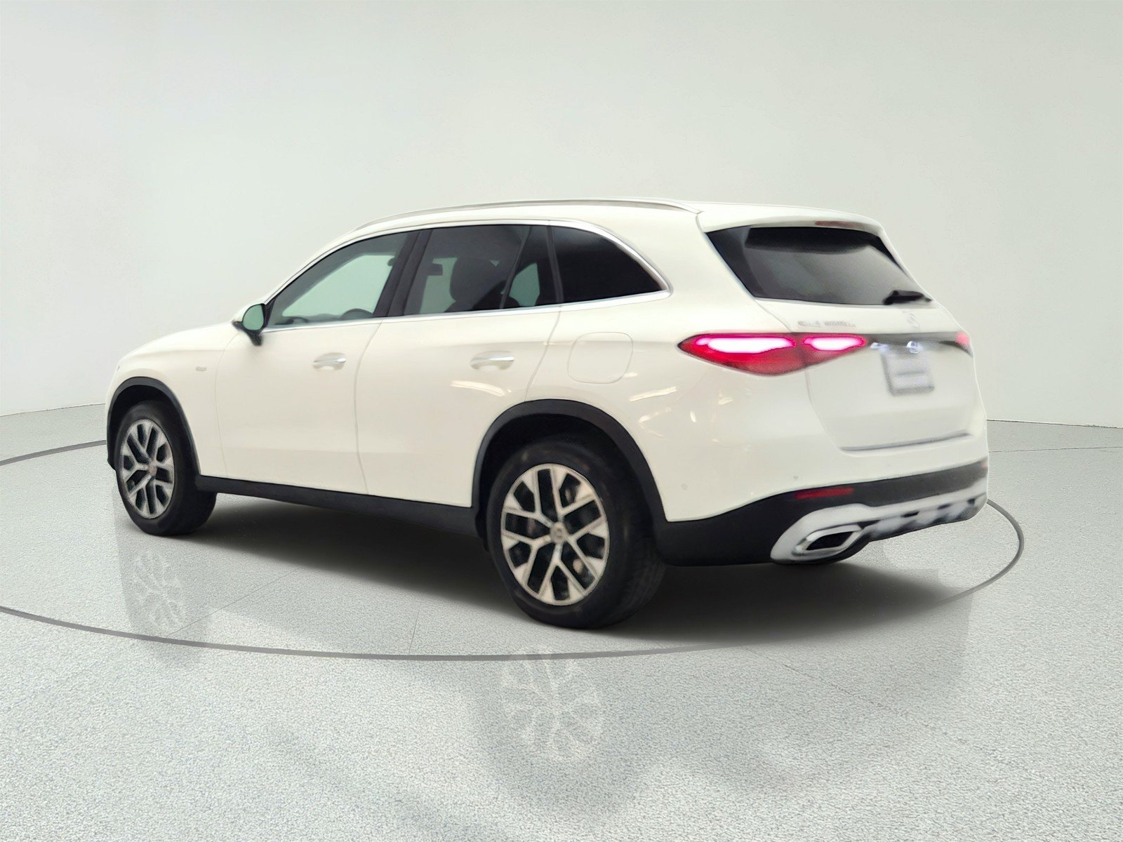 Used 2025 Mercedes-Benz GLC 350e 4MATIC image 7