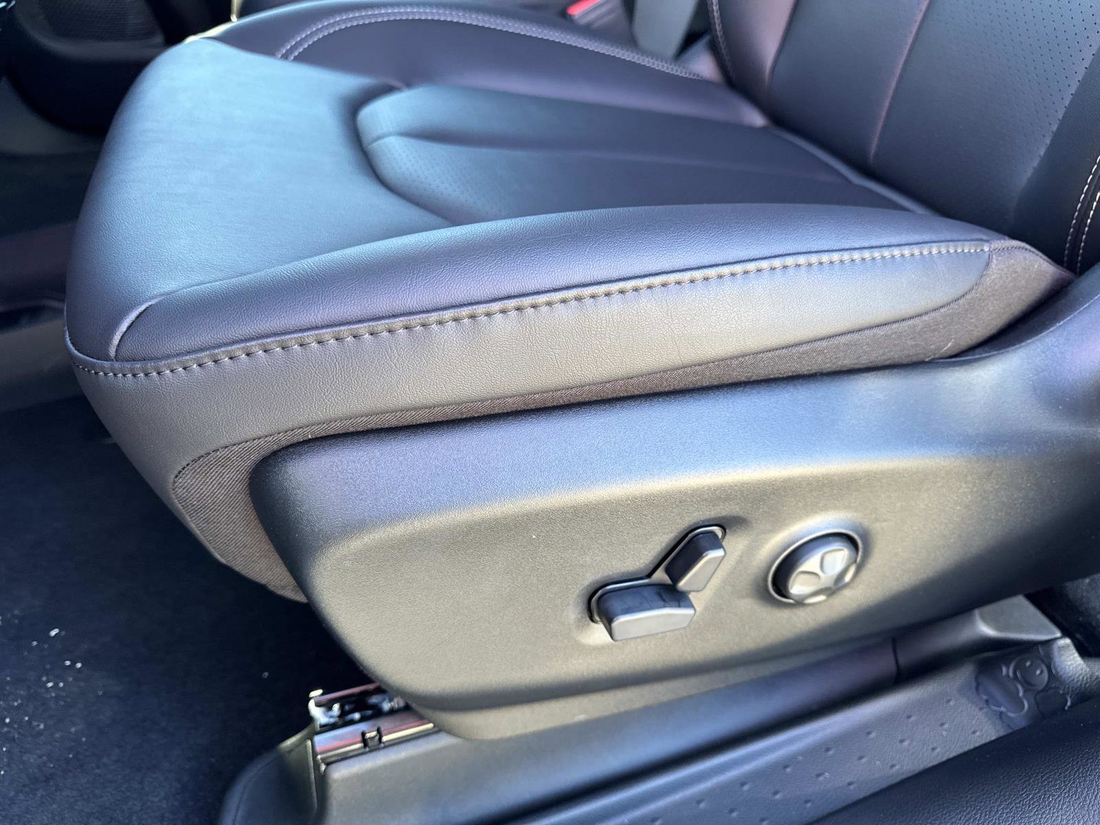 New 2026 Chrysler Pacifica Select image 19