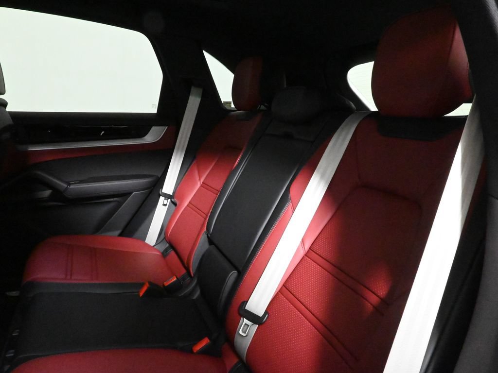 Used 2026 Porsche Cayenne S AWD/4WD image 37