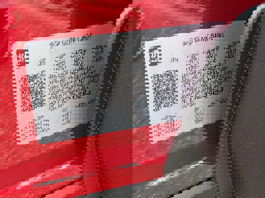 New 2026 Chevrolet Trax LT w/ Sunroof Package FWD image 30