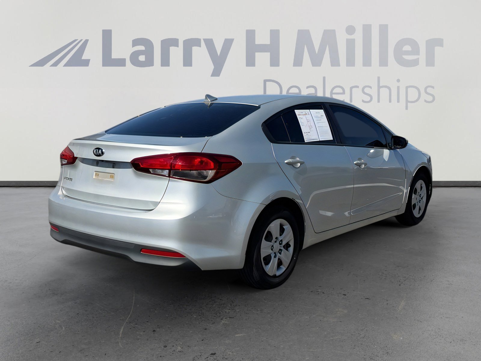 Used 2018 Kia Forte LX w/ LX Rear Camera Package image 6