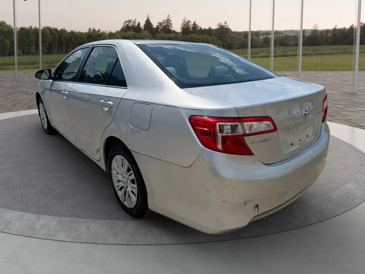 Used 2012 Toyota Camry LE FWD image 3