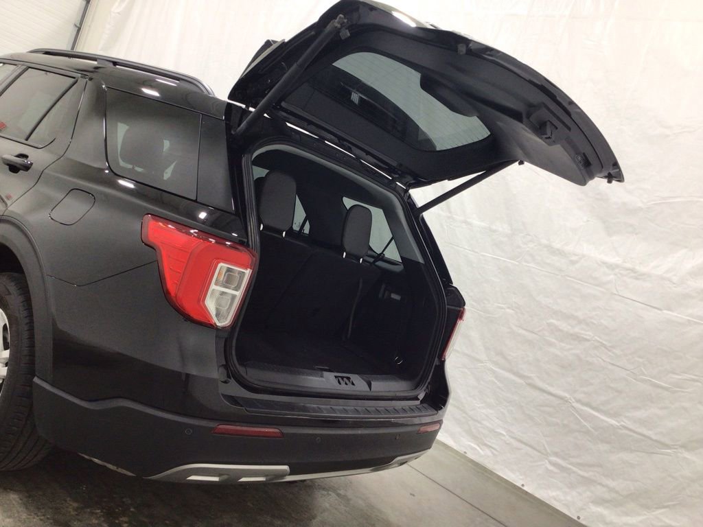 Used 2022 Ford Explorer XLT w/ Equipment Group 202A image 23