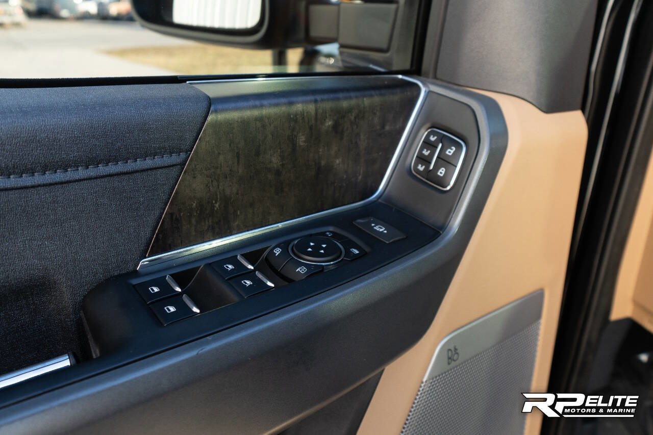 Used 2023 Ford F450 Lariat w/ FX4 Off-Road Package image 43