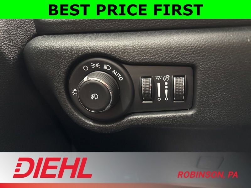 New 2026 Chrysler Pacifica Select image 28