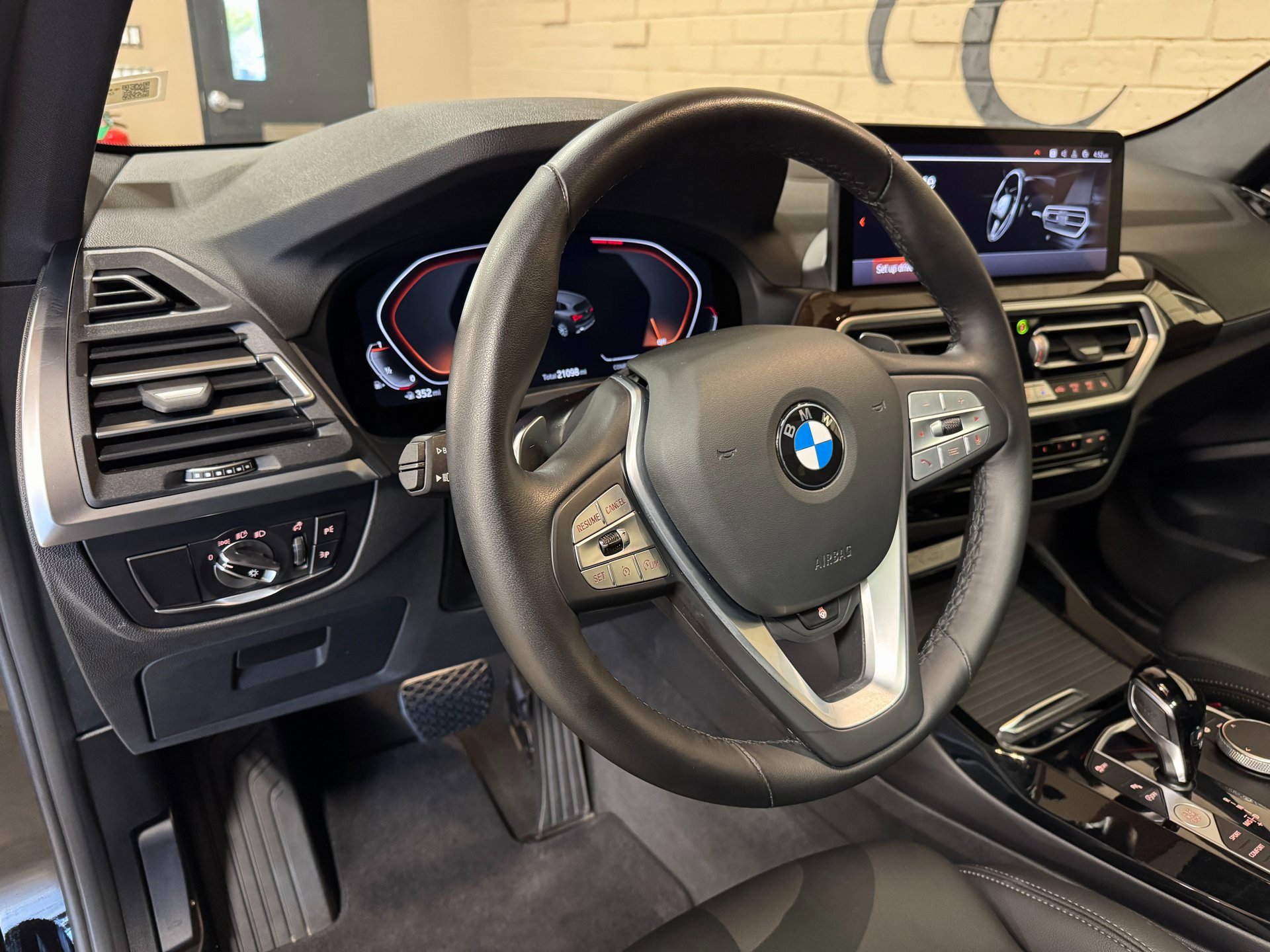 Used 2024 BMW X3 xDrive30i image 25