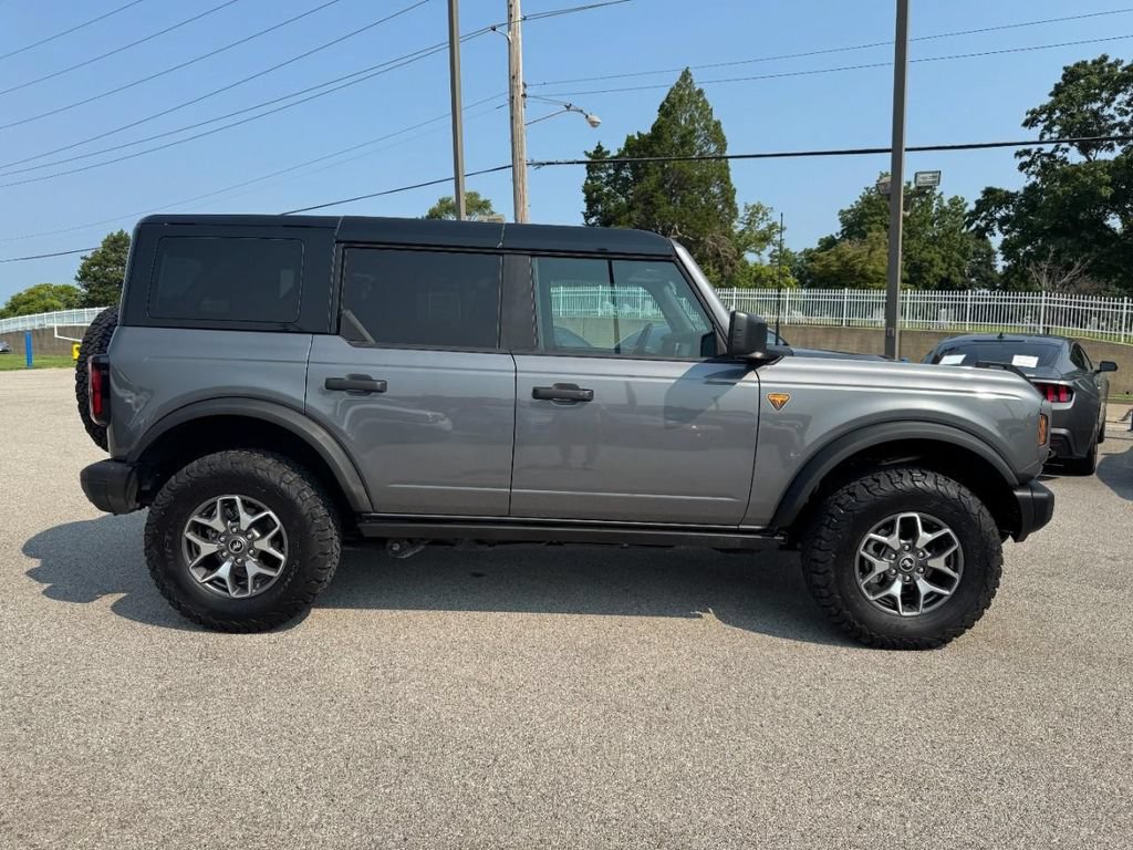 Used 2025 Ford Bronco Badlands AWD/4WD image 2