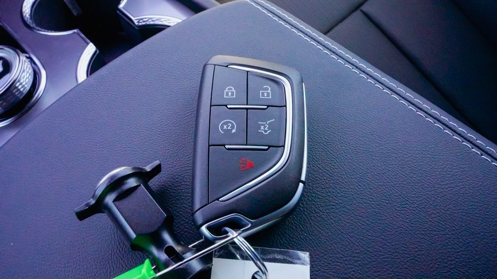 New 2027 Cadillac Vistiq Luxury w/ LPO, Floor Liner Package AWD/4WD image 19