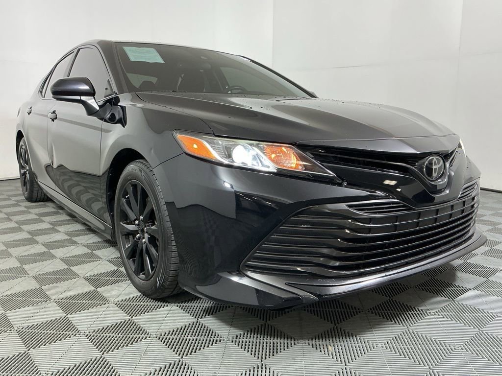 Used 2019 Toyota Camry LE FWD image 4