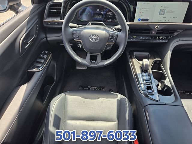 Used 2025 Toyota Crown Platinum AWD/4WD image 12