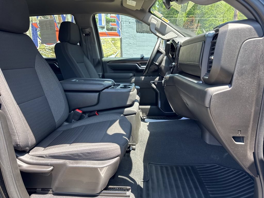 Used 2025 Chevrolet Silverado 2500 LT w/ Convenience Package AWD/4WD image 13