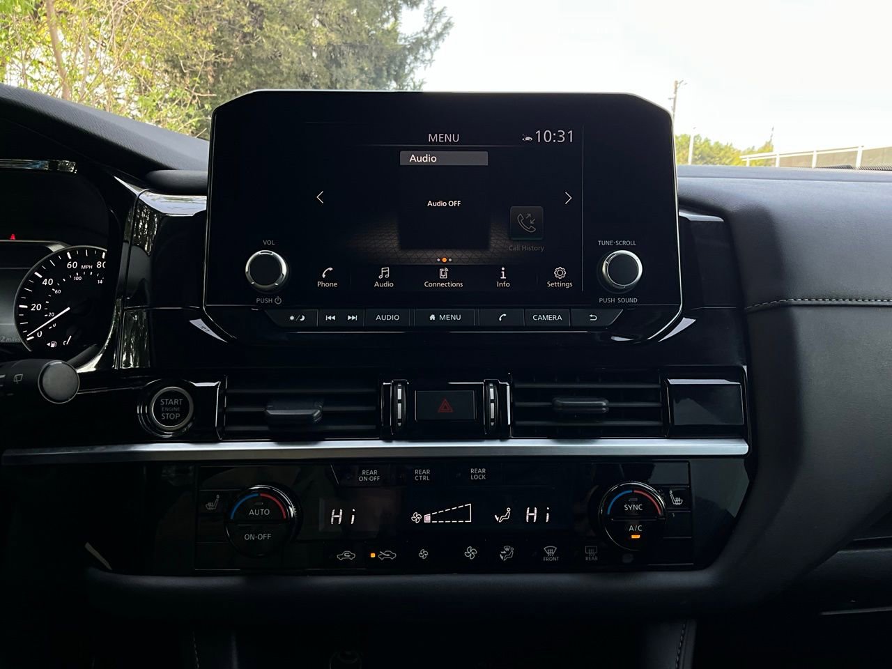 Used 2024 Nissan Pathfinder SV image 27