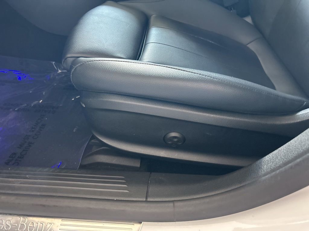 Used 2022 Mercedes-Benz CLA 250 4MATIC w/ Premium Package Lite image 40