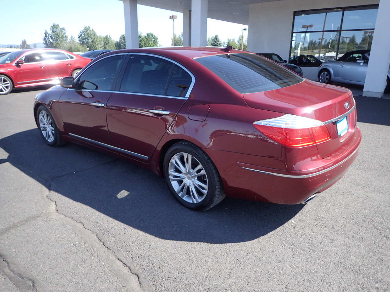 Used 2011 Hyundai Genesis 4.6 image 3