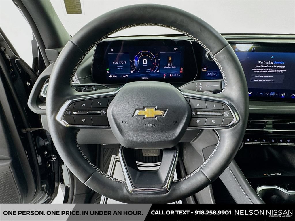 Used 2026 Chevrolet Traverse LT AWD/4WD image 11
