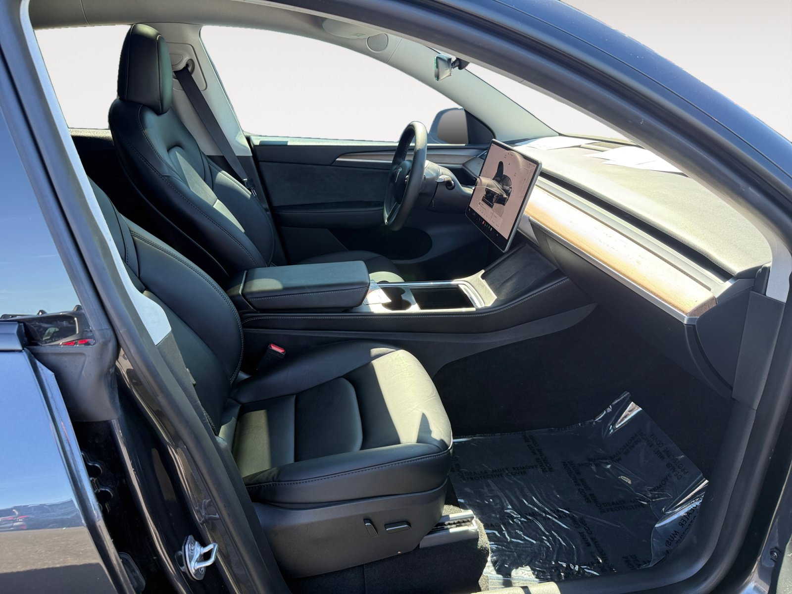 Used 2024 Tesla Model Y Long Range AWD/4WD image 19