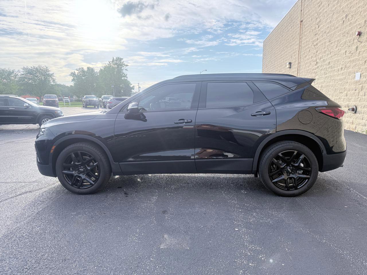 Used 2019 Chevrolet Blazer LT FWD image 2