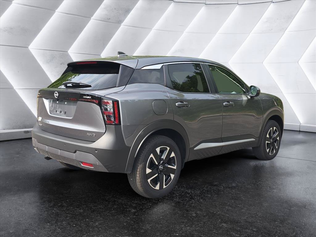 Used 2025 Nissan Kicks SV AWD/4WD image 5