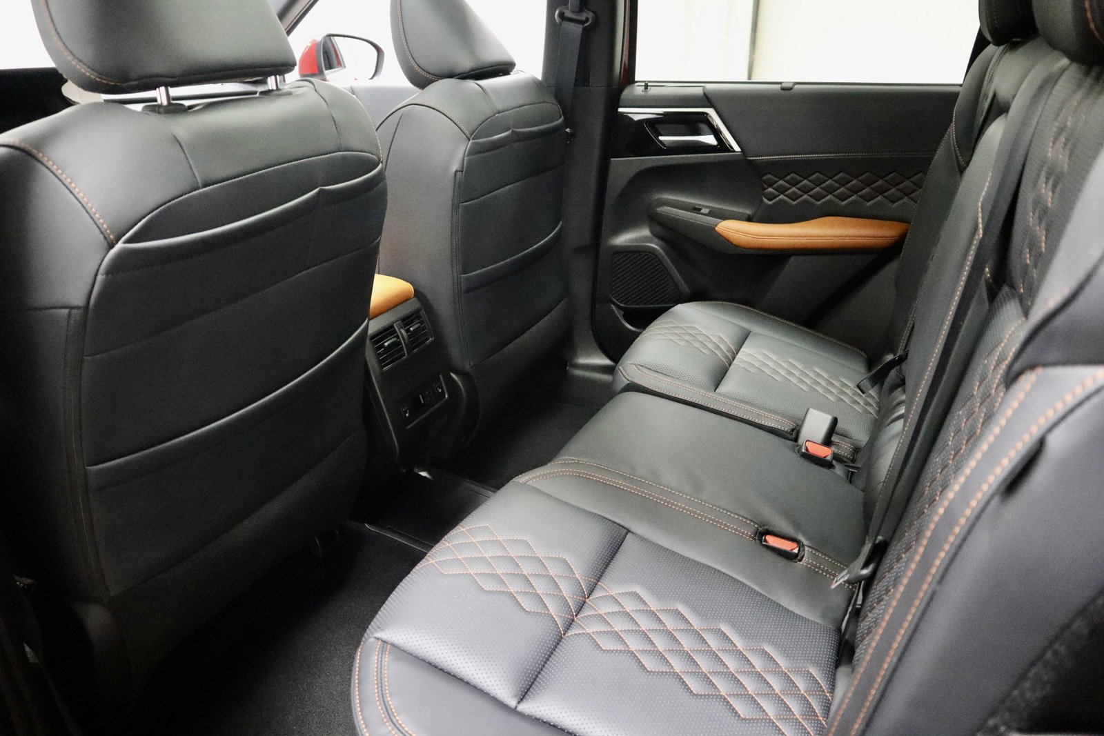 New 2025 Mitsubishi Outlander SEL image 13