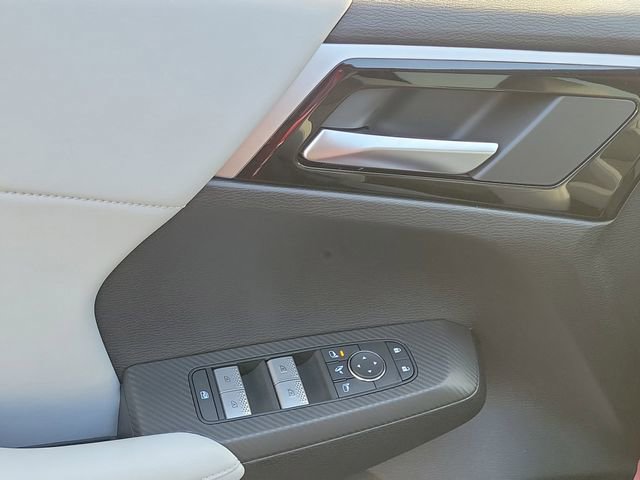 New 2025 Mitsubishi Outlander SE image 24