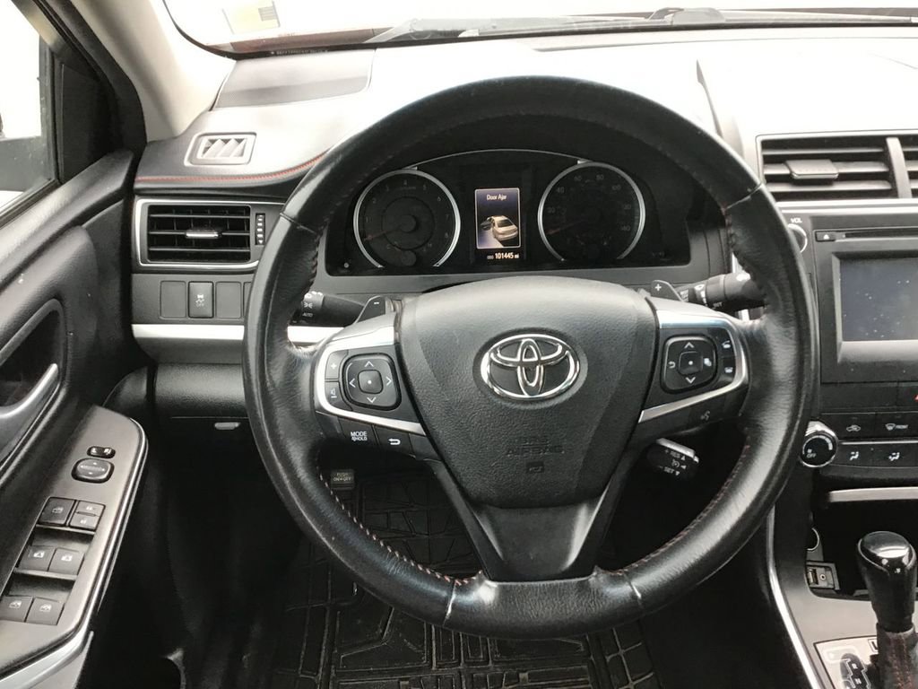 Used 2017 Toyota Camry SE image 13