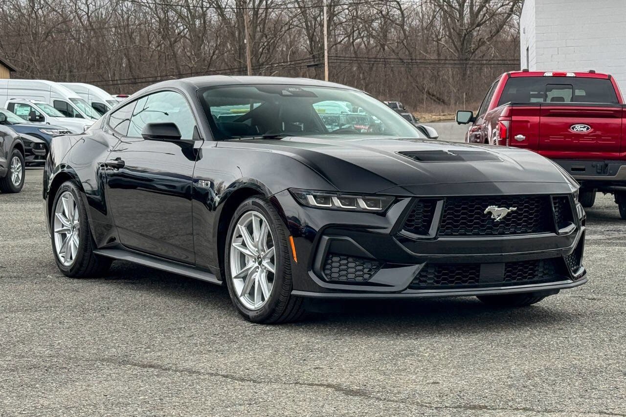 Used 2024 Ford Mustang GT Premium image 1