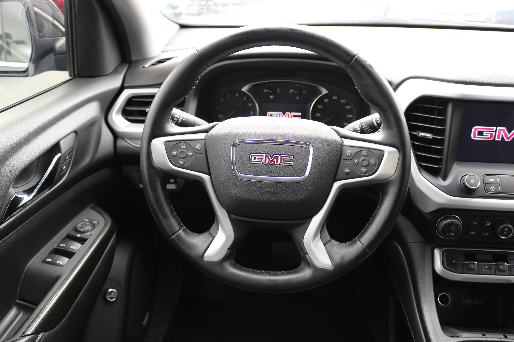 Used 2023 GMC Acadia SLT image 22