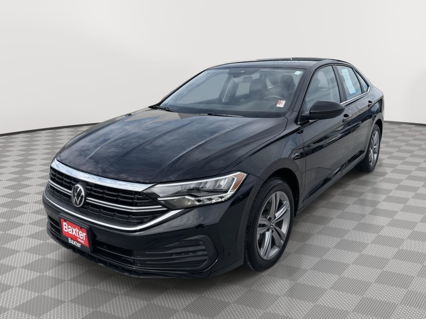 Used 2022 Volkswagen Jetta SE image 4