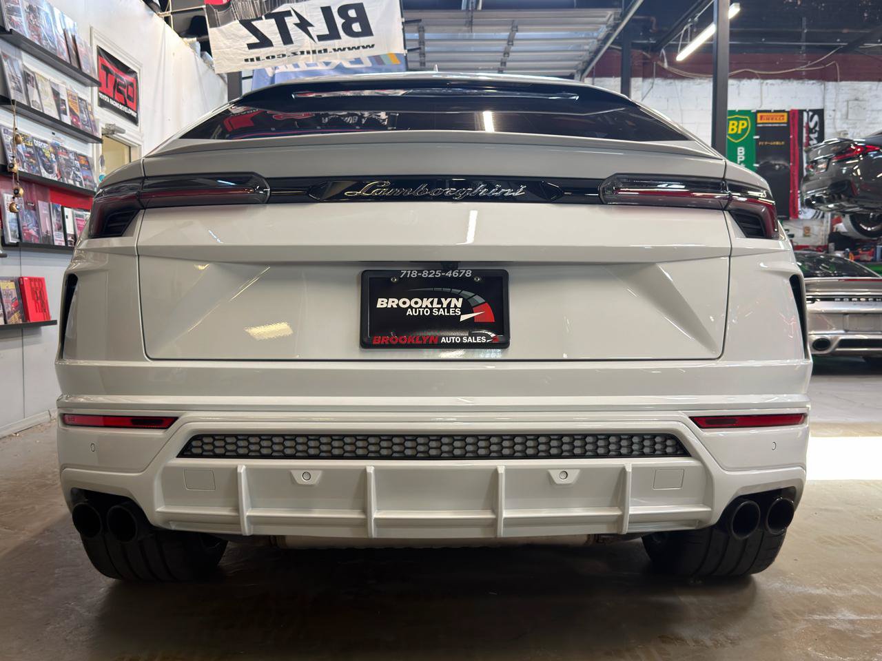 Used 2020 Lamborghini Urus AWD/4WD image 8