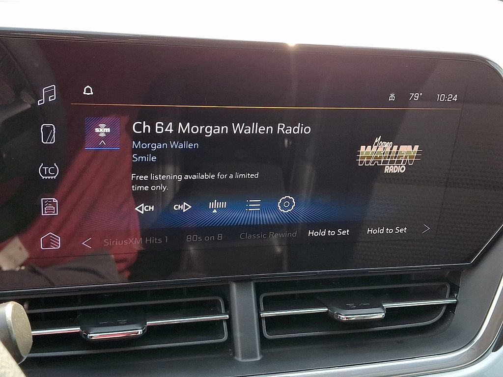 Used 2025 Chevrolet Trax LT FWD image 2