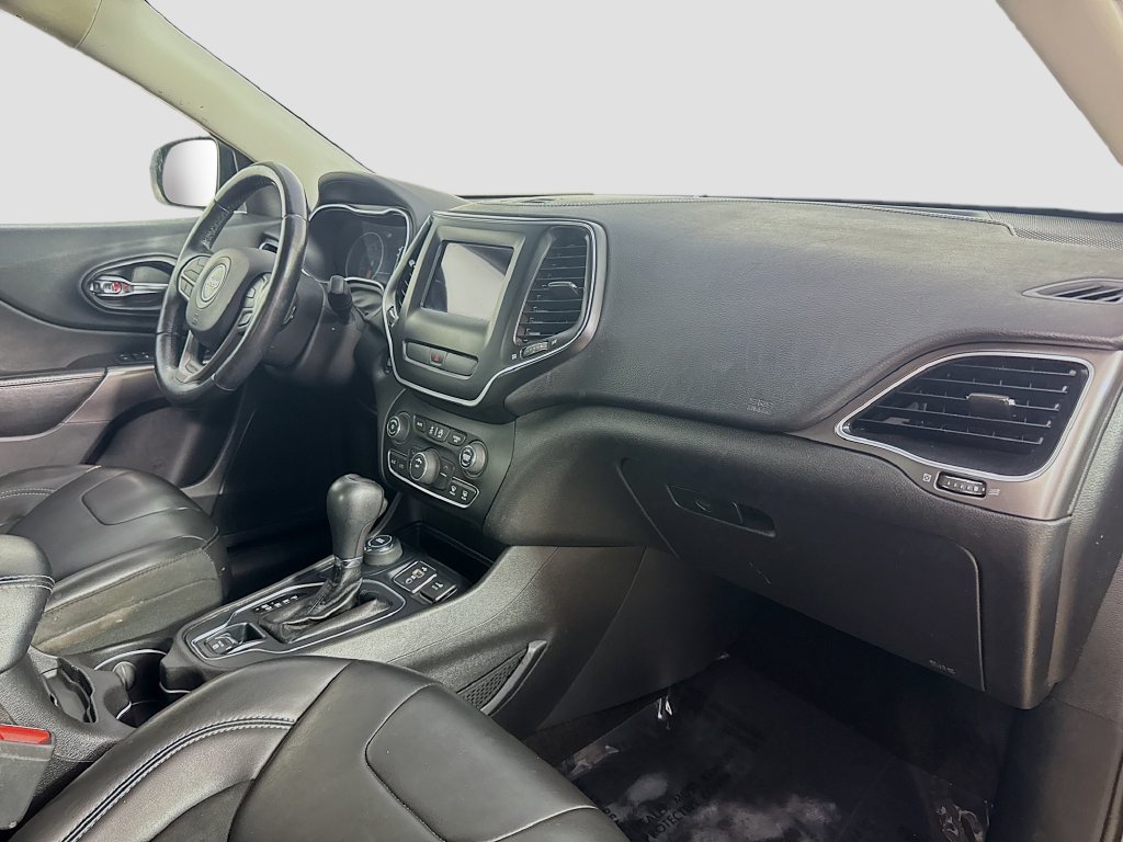 Used 2019 Jeep Cherokee Latitude Plus AWD/4WD image 33