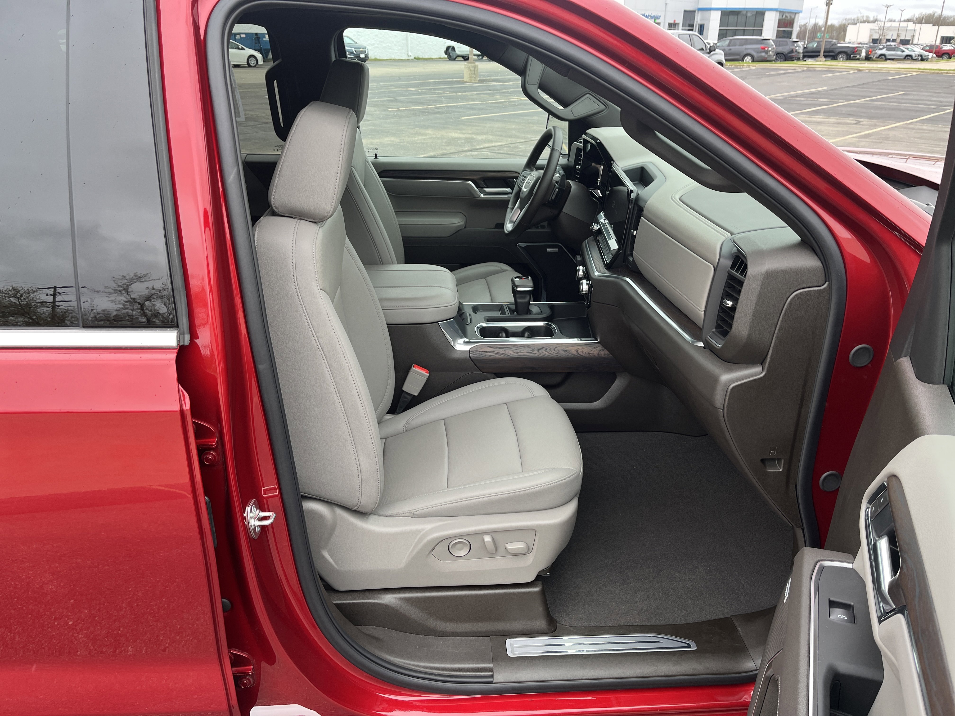 Used 2025 GMC Sierra 1500 SLT w/ SLT Premium Plus Package AWD/4WD image 19