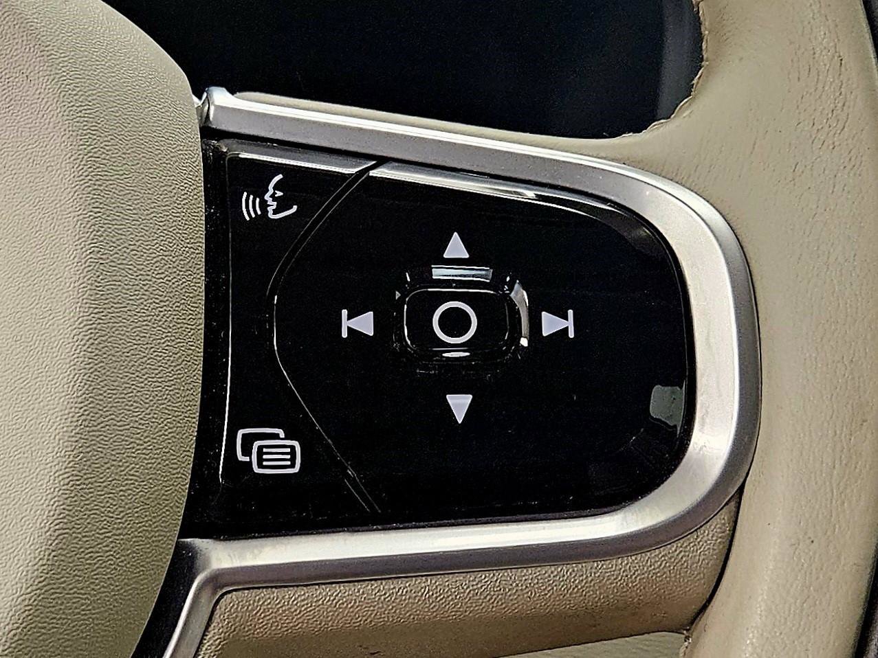 Used 2021 Volvo S60 T5 Momentum w/ Climate Package image 19