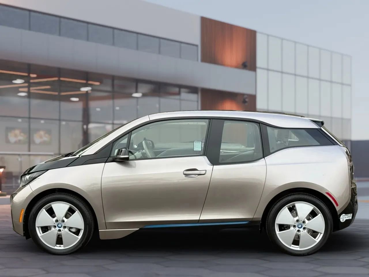 Used 2015 BMW i3 image 3
