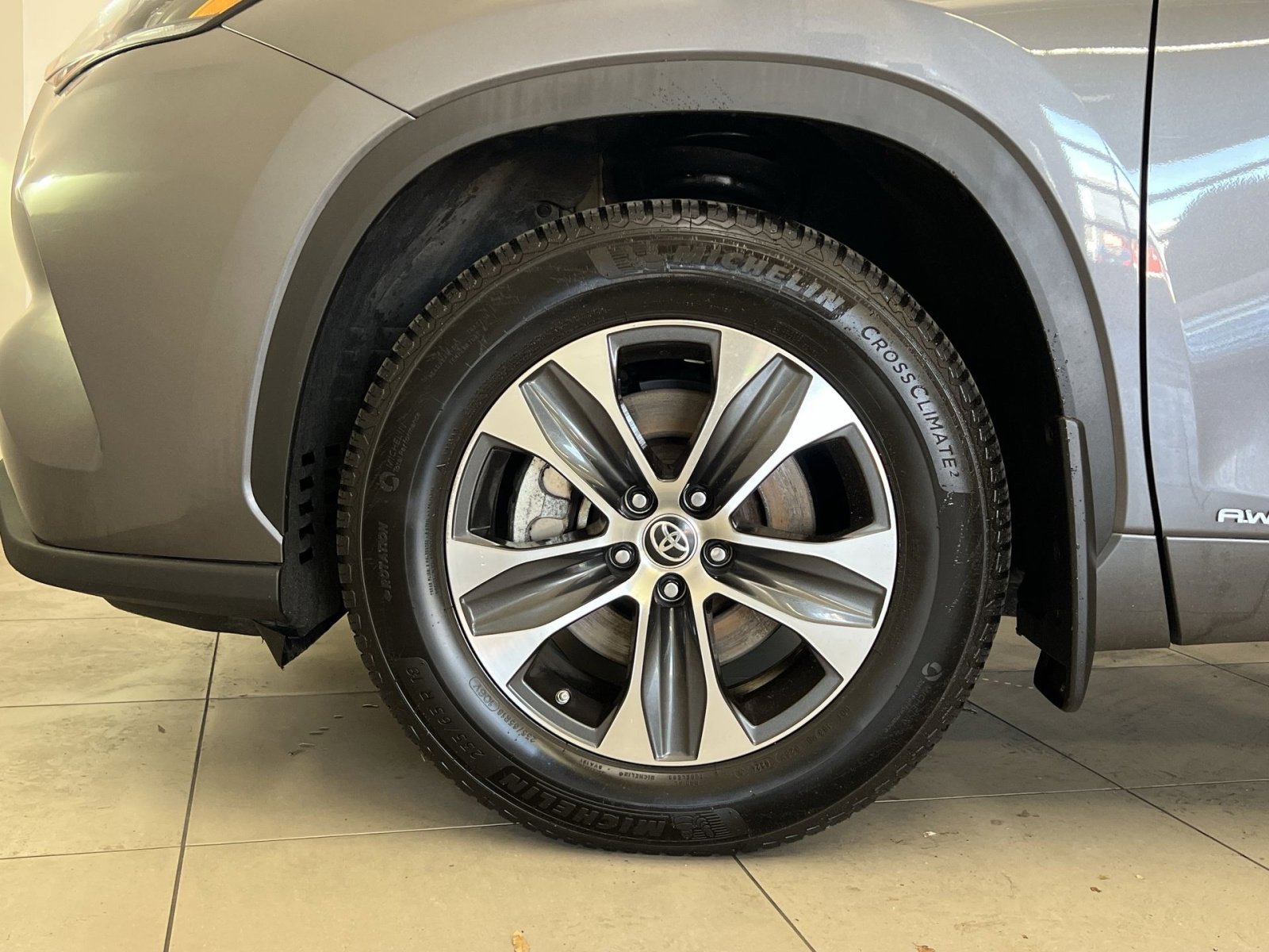 Used 2021 Toyota Highlander XLE image 10