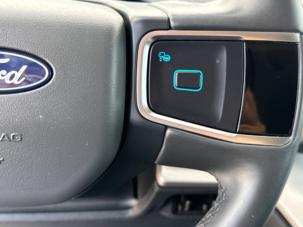 Used 2025 Ford Expedition Active RWD image 17