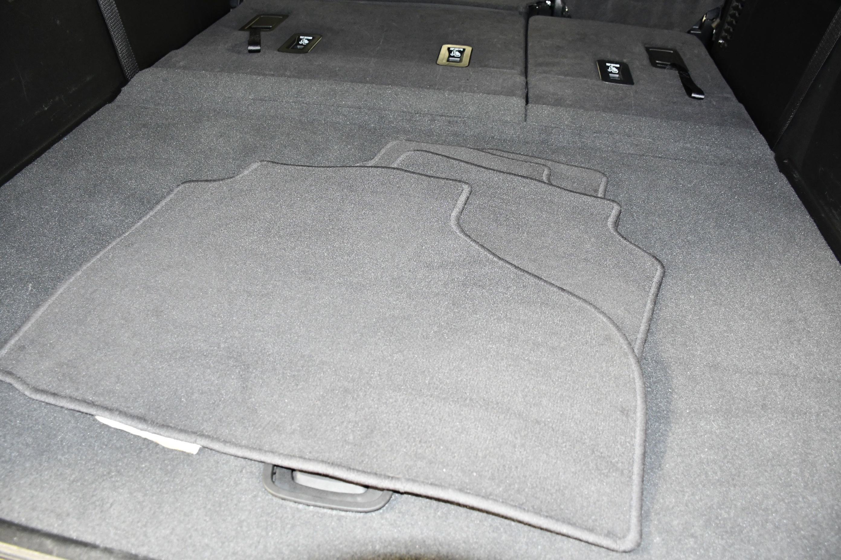 Used 2025 Chevrolet Suburban Z71 image 53