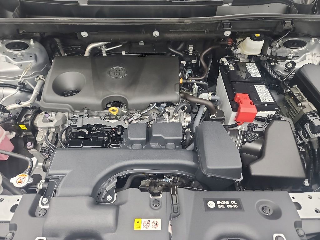 Used 2025 Toyota RAV4 XLE AWD/4WD image 38