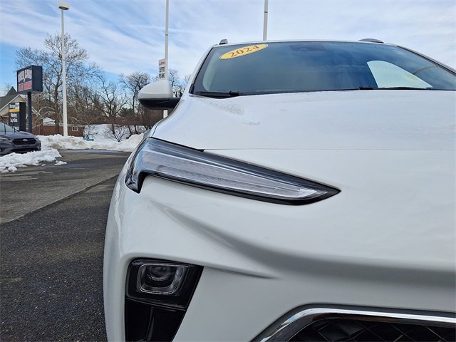 Certified 2025 Buick Encore GX Sport Touring image 9