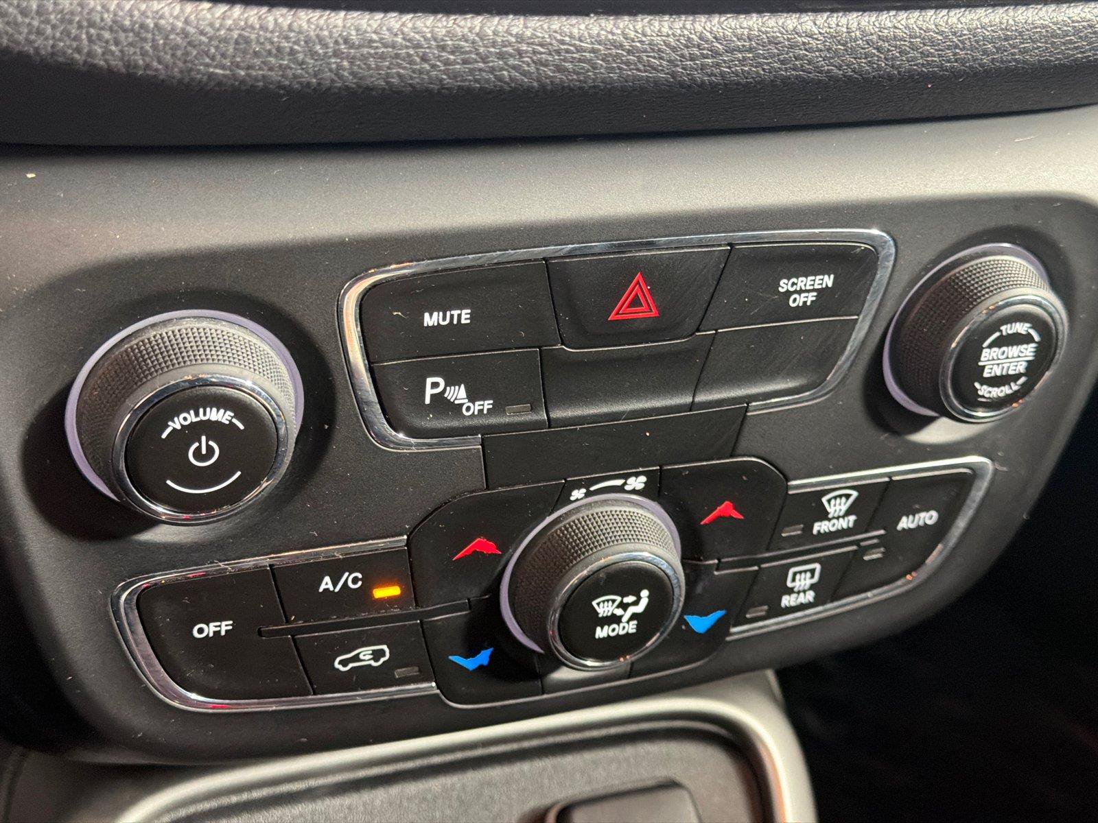 Used 2018 Jeep Compass Latitude w/ Popular Equipment Group FWD image 25