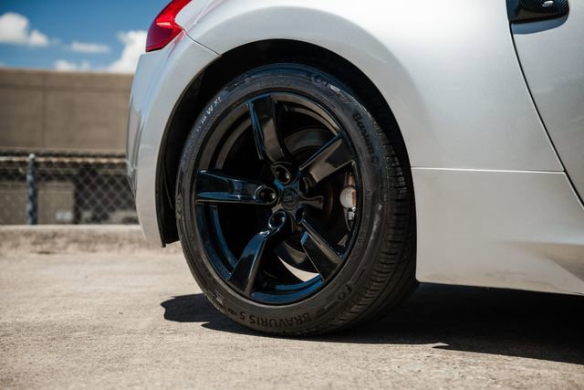 Used 2009 Nissan 370Z Touring w/ Sport Pkg image 39