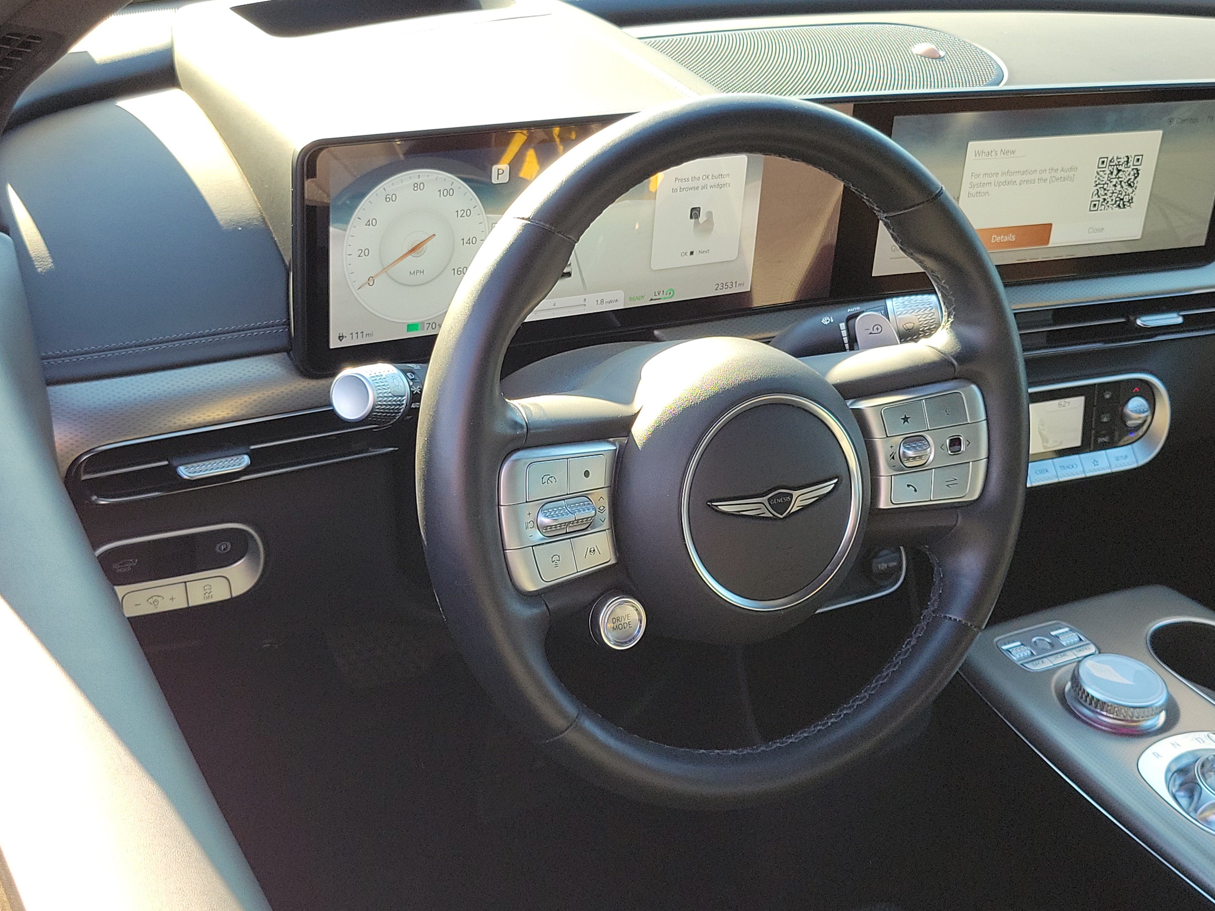 Certified 2023 Genesis GV60 Advanced AWD/4WD image 12