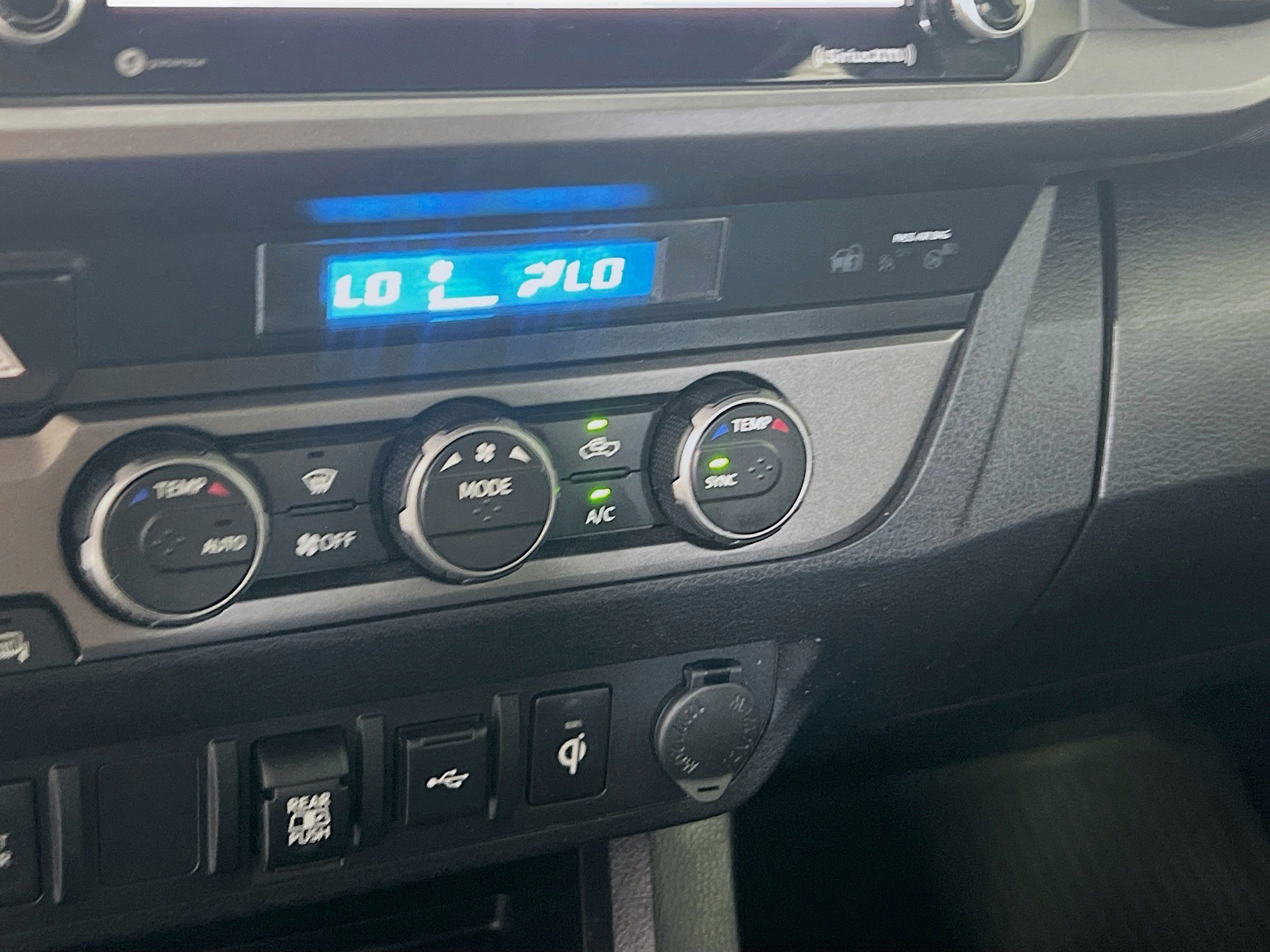 Used 2021 Toyota Tacoma TRD Off-Road image 27