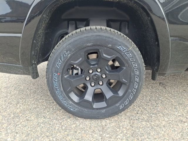New 2026 RAM 1500 4x4 Crew Cab image 28