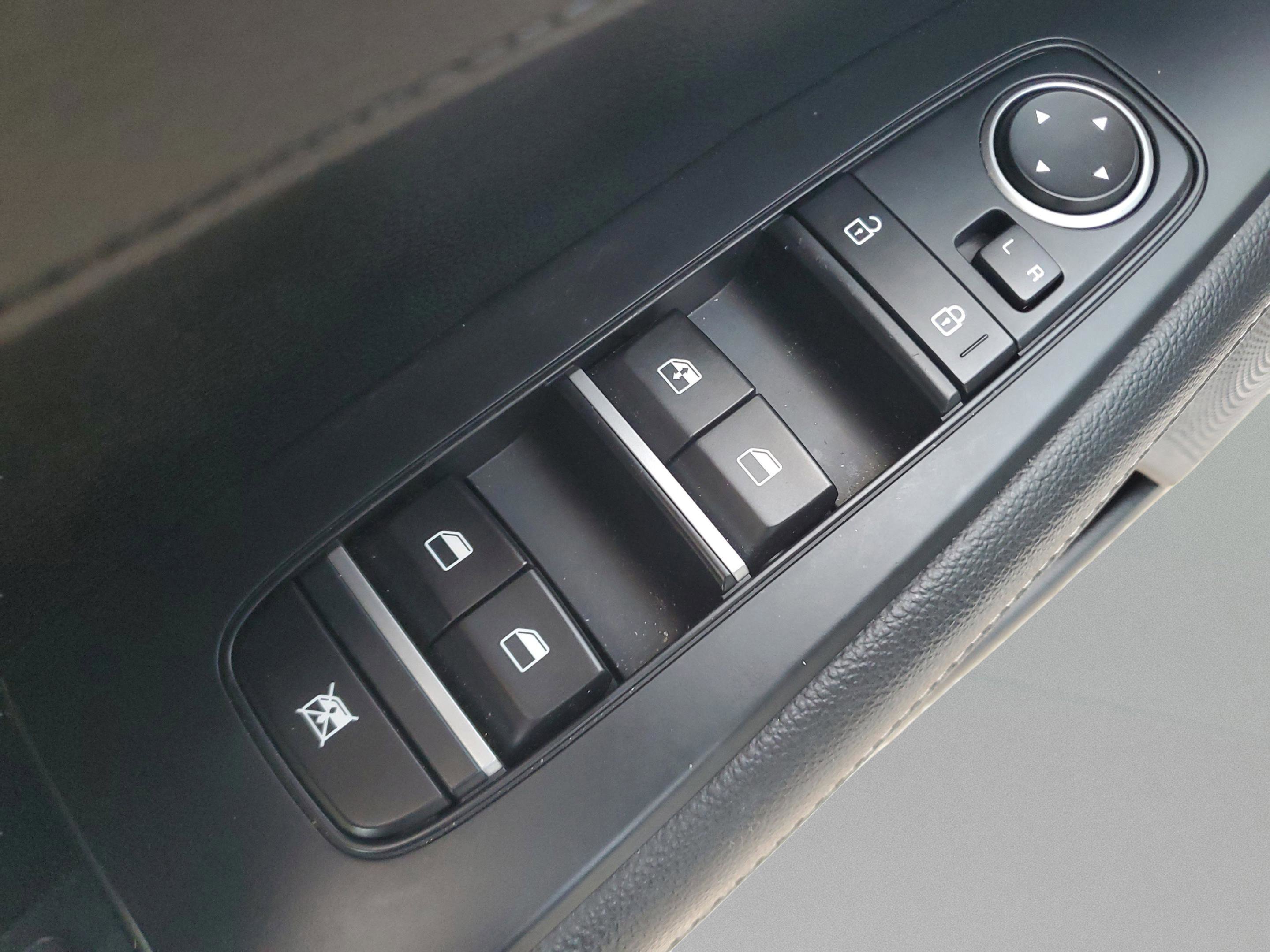 Used 2019 Kia Forte S w/ S Premium Package FWD image 14